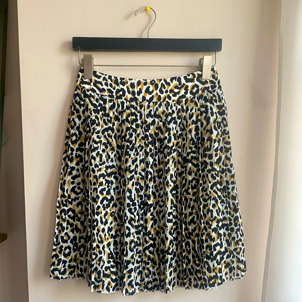 NWT: J.Crew Factory Leopard print pleated A line mini skirt. Perfect condition.